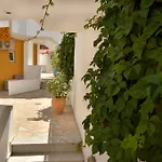 αρετούσα Ξενοδοχείο με διαμερίσματα 4*