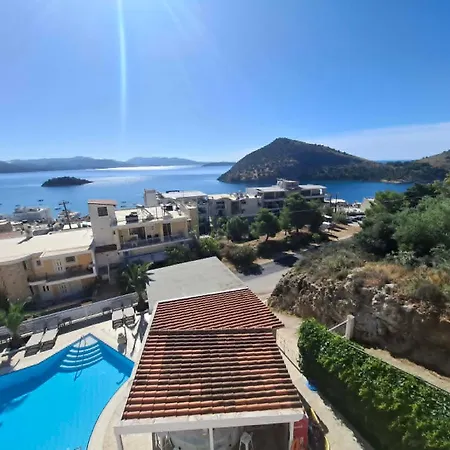 Hotel apartamentowy Aretousa