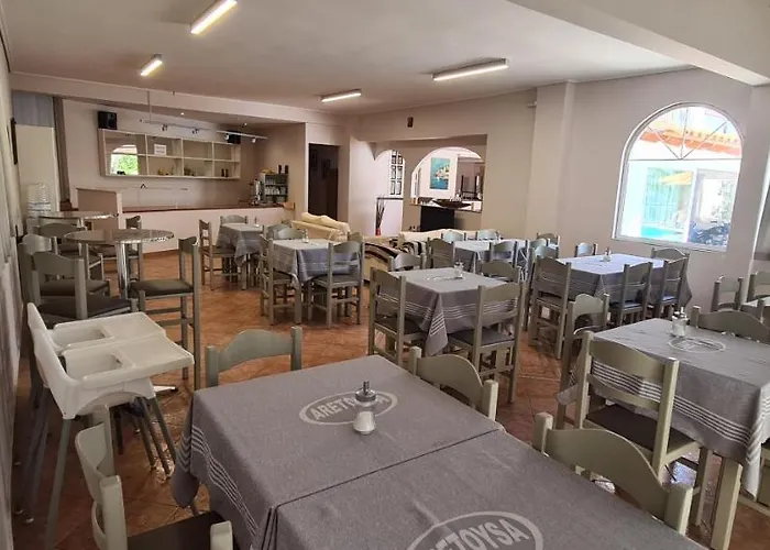 Aparthotel Aretousa 4*