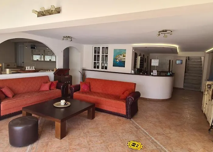 Aparthotel Aretousa