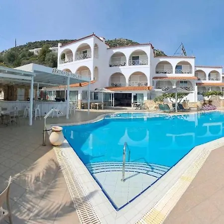 מלון דירות Aretousa 4*