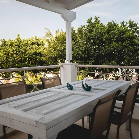Apartmanhotel Aretousa 4*