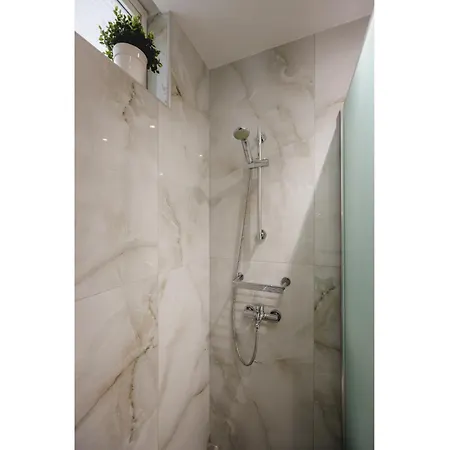 Aparthotel Aretousa 4*