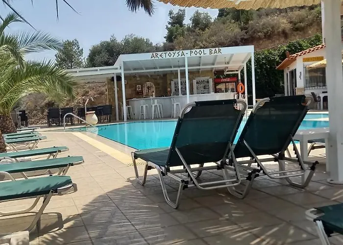 Aparthotel Aretousa