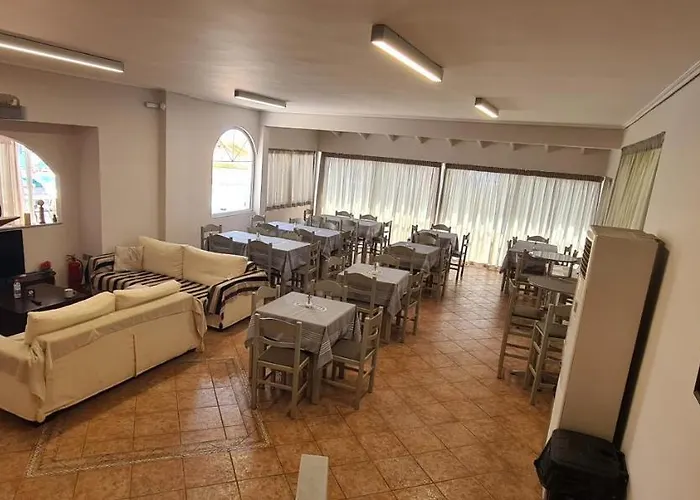 Aparthotel Aretousa 4*