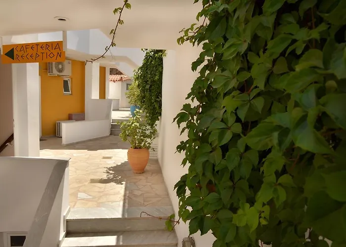 Aretousa Aparthotel 4*