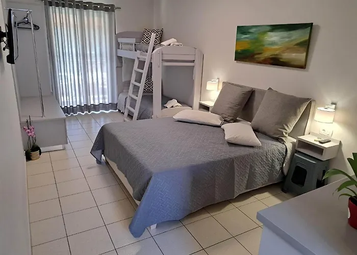 阿雷多莎公寓式酒店 4* 托隆