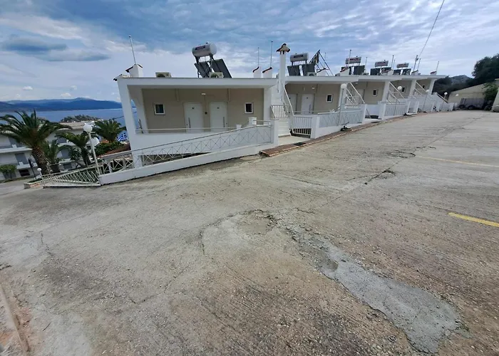 阿雷多莎公寓式酒店 4* 托隆